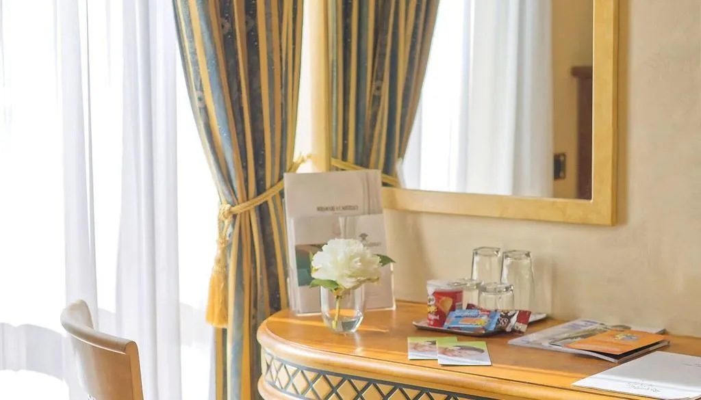 DOUBLE CLASSIC Room, Miramare e Castello, Naples