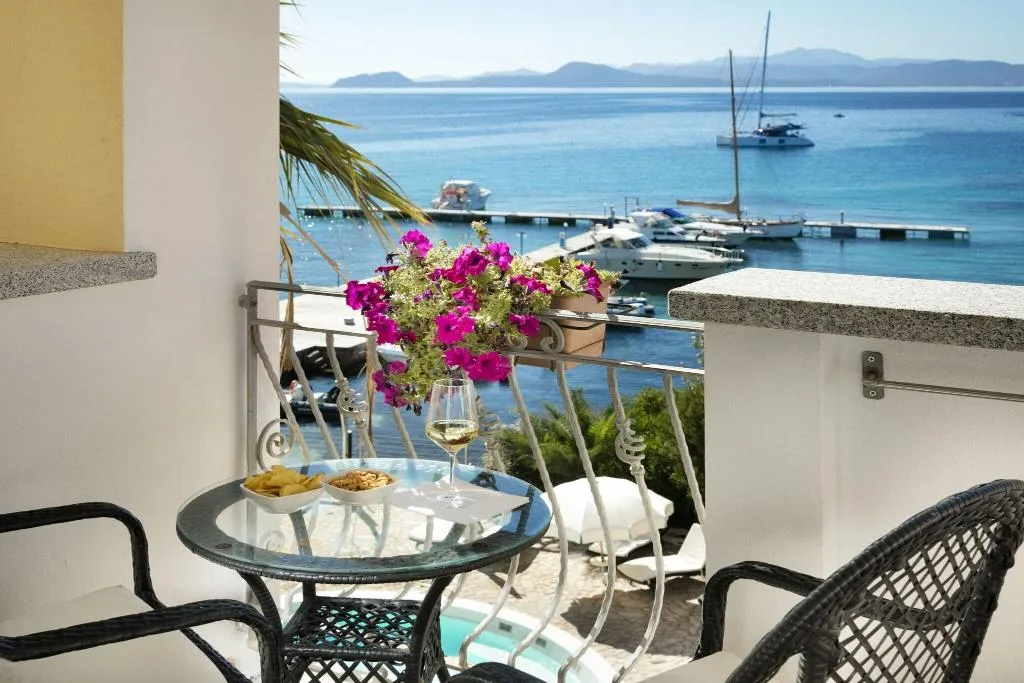 TWIN COMFORT SEA VIEW Room, Gabbiano Azzurro, Olbia