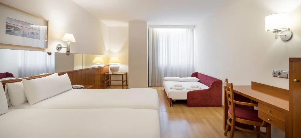 FAMILY ROOM STANDARD Room, Ilunion Les Corts Spa, Barcelona