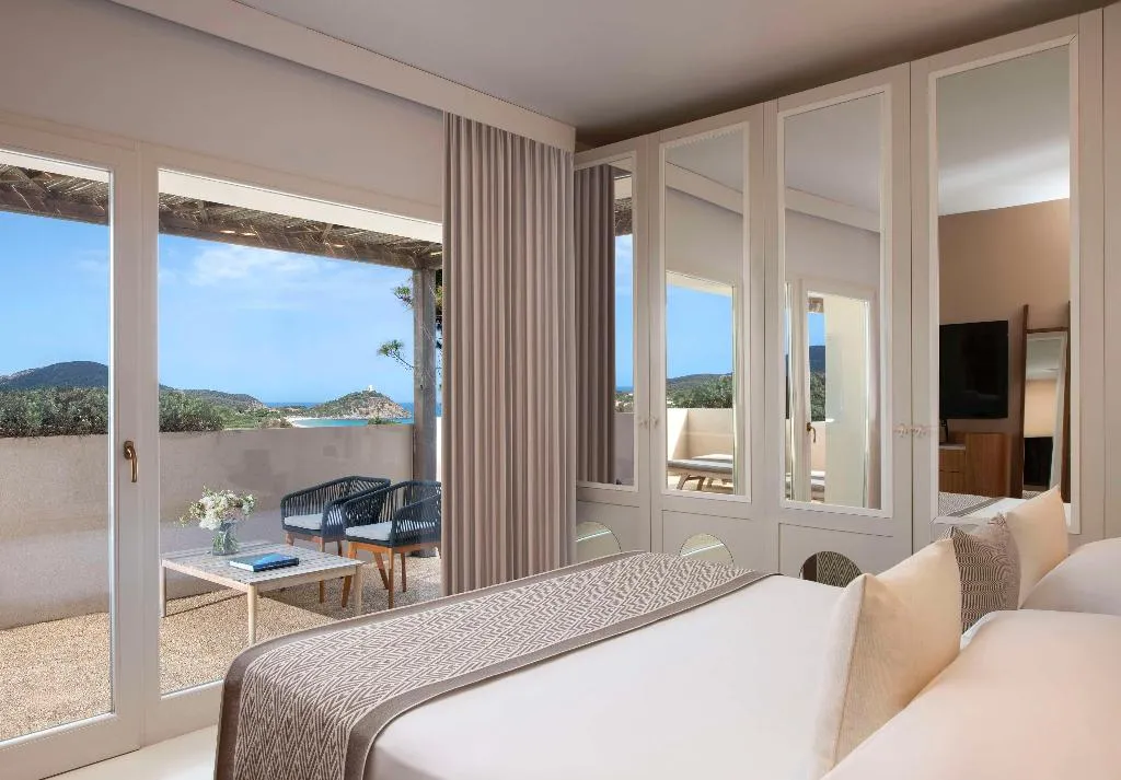 SUITE STANDARD Room, Baia di Chia Resort Sardinia, Curio Collection, Cagliari