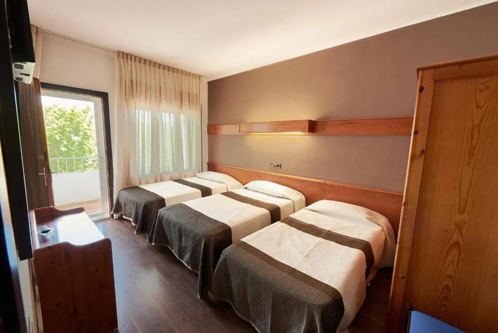 TRIPLE STANDARD Room, Checkin Flamingo, Costa Brava