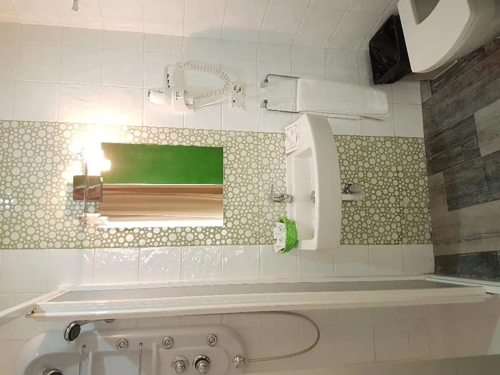 Double or Twin STANDARD Room, Hotel y Apartamentos Doña Lola, Seville