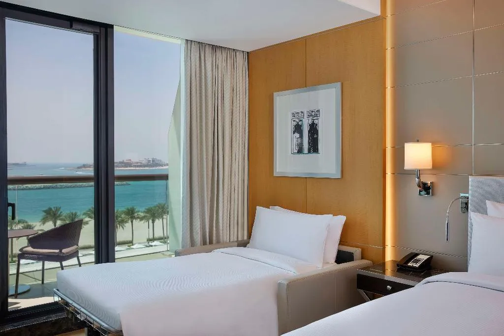 DOUBLE SEA VIEW KING BED Room, Hilton Dubai Palm Jumeirah, Dubai