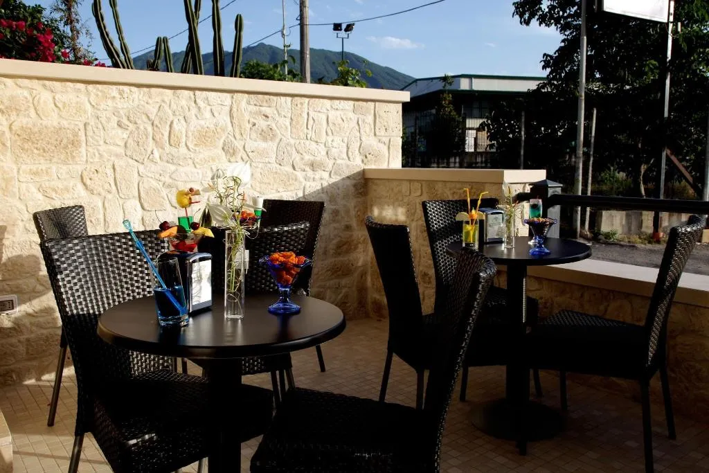 Terrace, Hotel Cenacolo, Naples