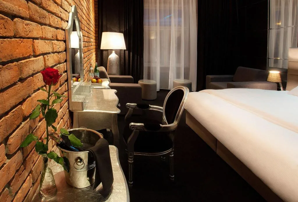 DOUBLE DELUXE KING BED Room, Betmanowska Main Square Residence, Krakow