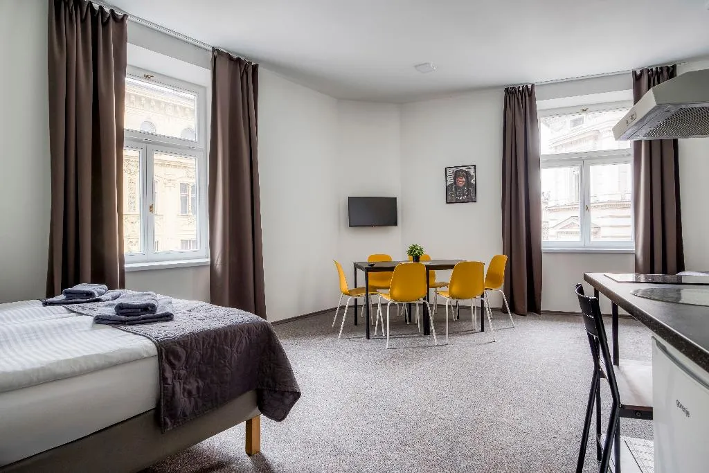 STUDIO STANDARD Room, Hotel Villa Wagner, Prague