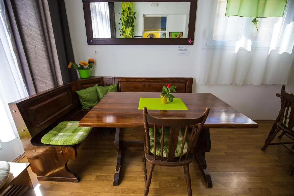 Restaurant, Crazy House Hostel Pula, Istria