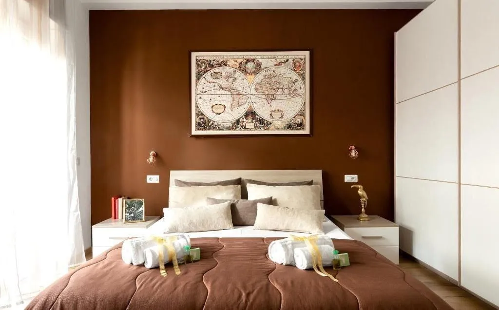 Room, Homs Sweet Home, Rome
