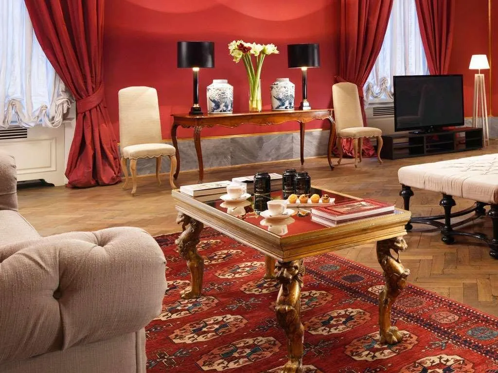 Room, Palazzo Di Camugliano, Florence