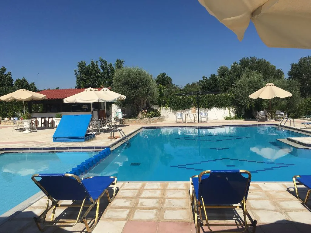 Pool, Oasis Guesthouse, Crete