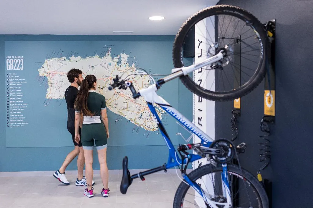 Sports and Entertainment, Petit Sagitario ( Only Adults ), Menorca
