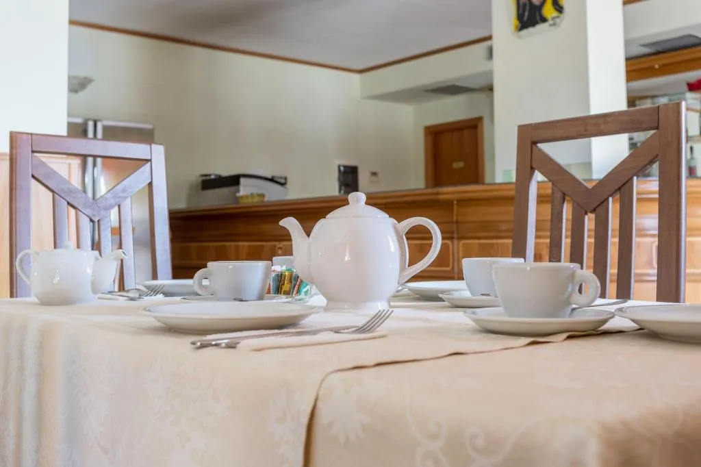 Restaurant, Hotel Plaza, Naples