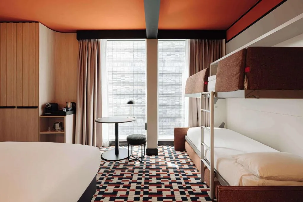 Room, DoubleTree by Hilton Amsterdam Centraal Station, Amsterdam