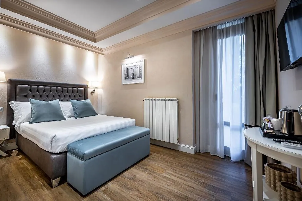 SINGLE SUPERIOR Room, Hotel Ungherese Small Luxury Hotel, Florence