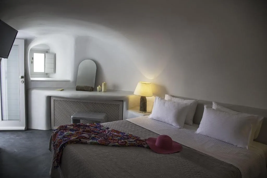 Room, Lava Caves, Santorini
