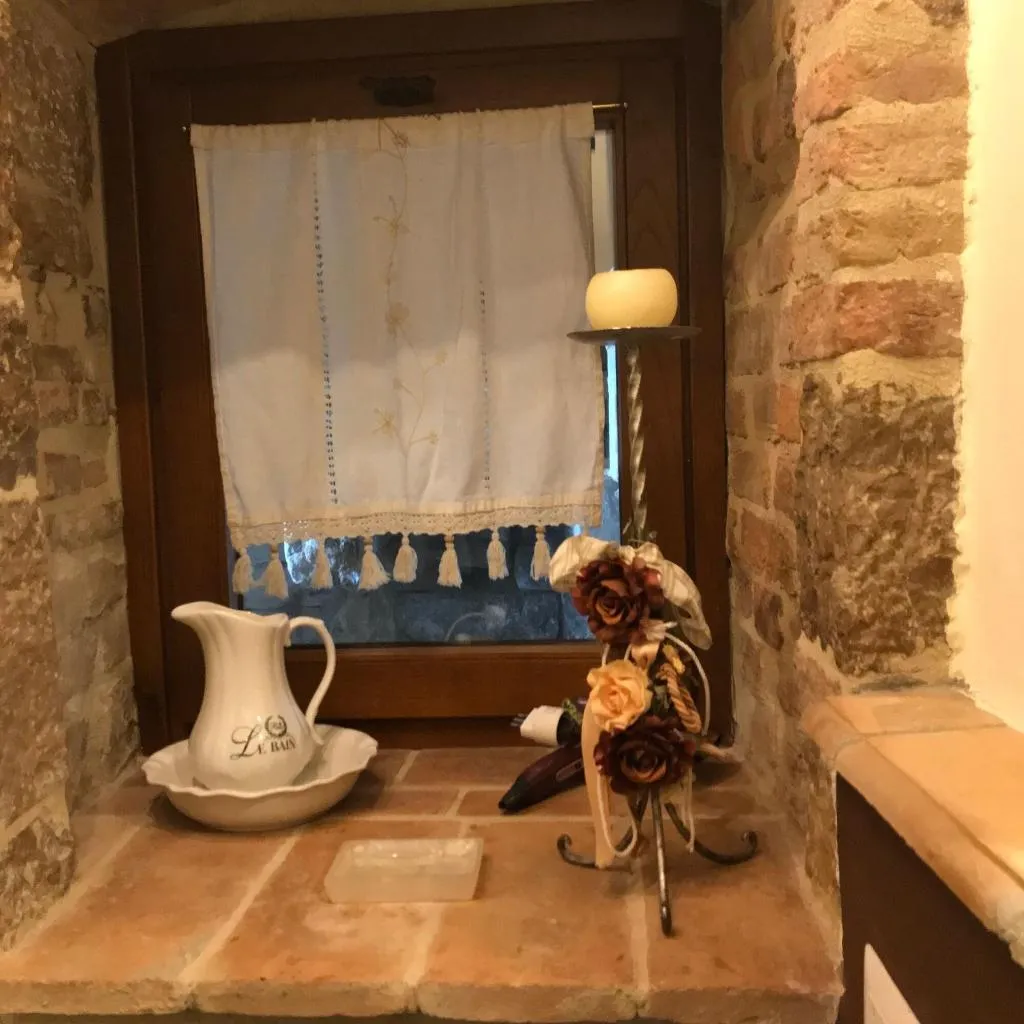 Room, B&B Residenza Teatro Antico, Perugia