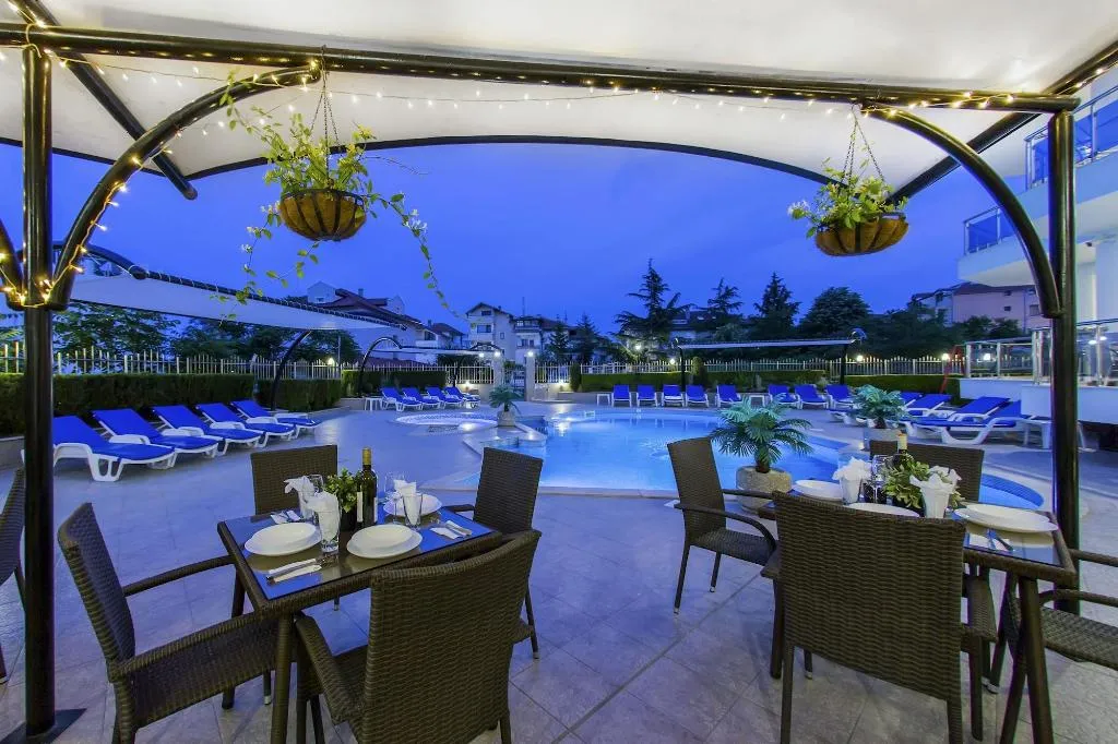 Restaurant, Family Hotel Adena, Bourgas