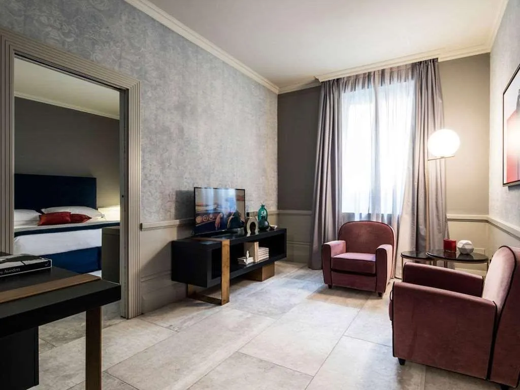 Room, Palazzo Cornalia, Milan
