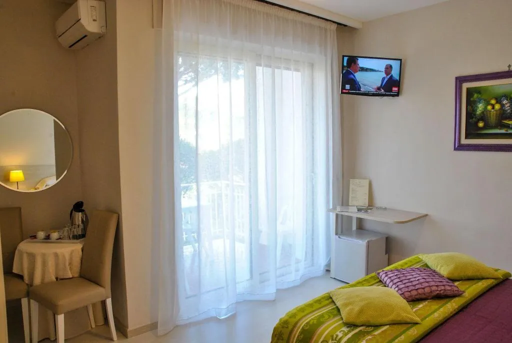 TRIPLE SEA VIEW Room, Villa Fiorita, Naples