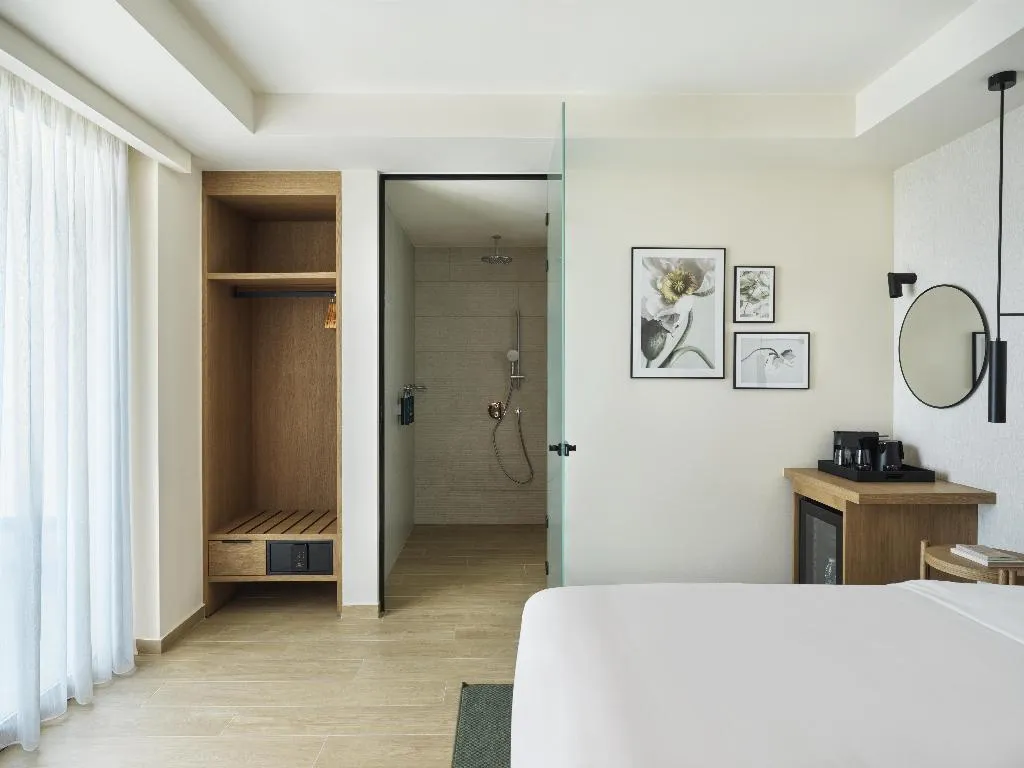 DOUBLE Accessible KING SIZE BED Room, Hilton Garden Inn Chania City, Crete
