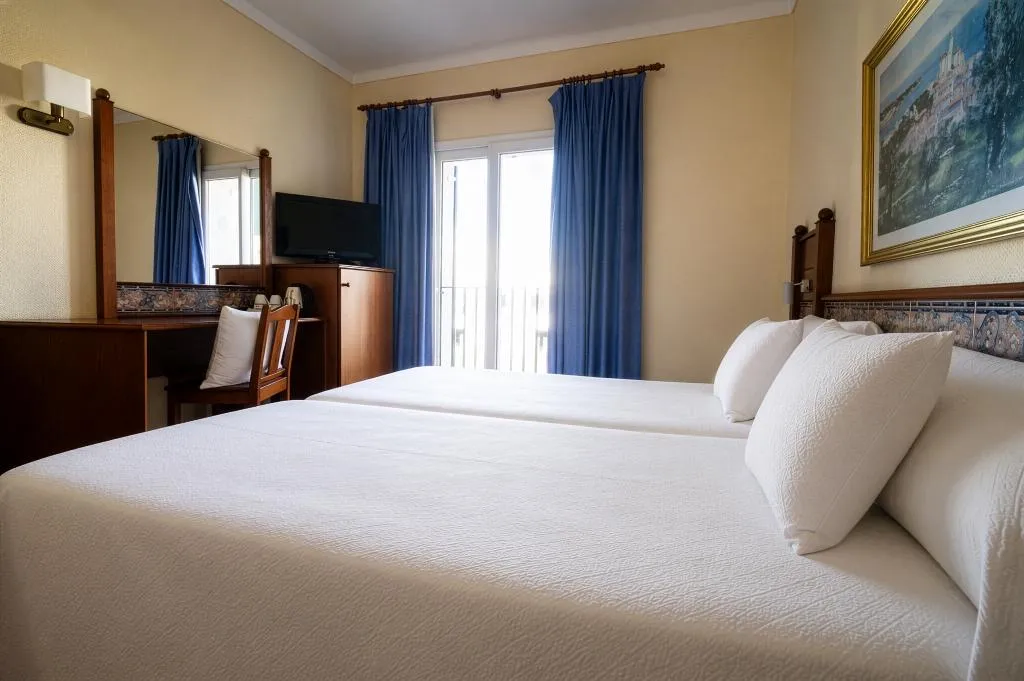 Double or Twin STANDARD Room, Hotel Roses Platja, Costa Brava