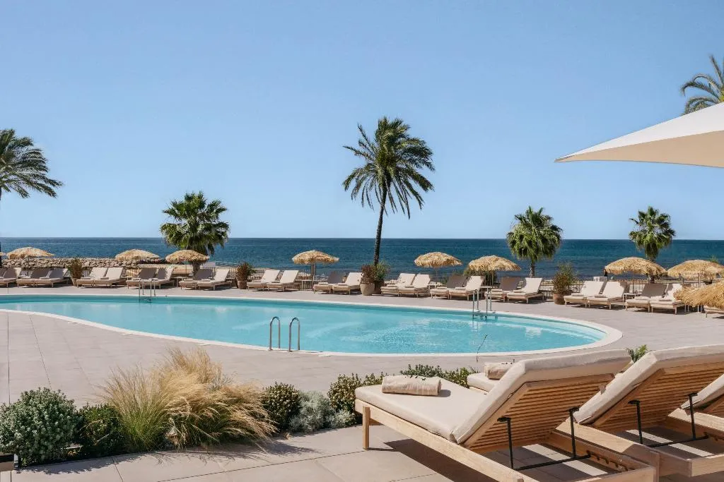 Pool, ME Sitges Terramar, Costa Brava