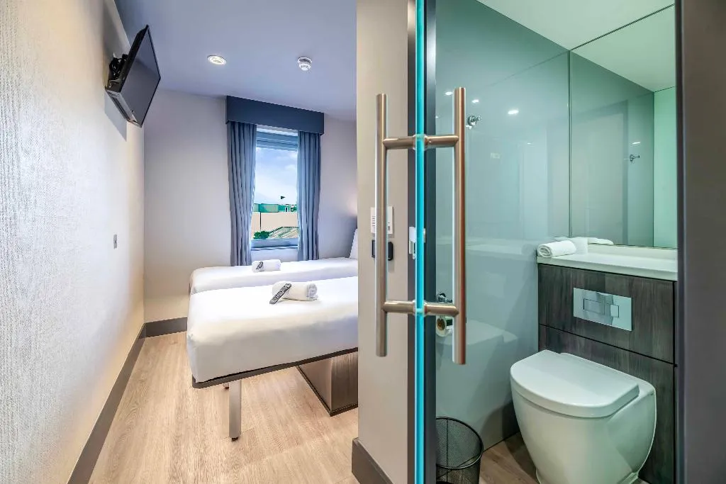 TWIN STANDARD Room, easyHotel Dublin City Centre, Dublin