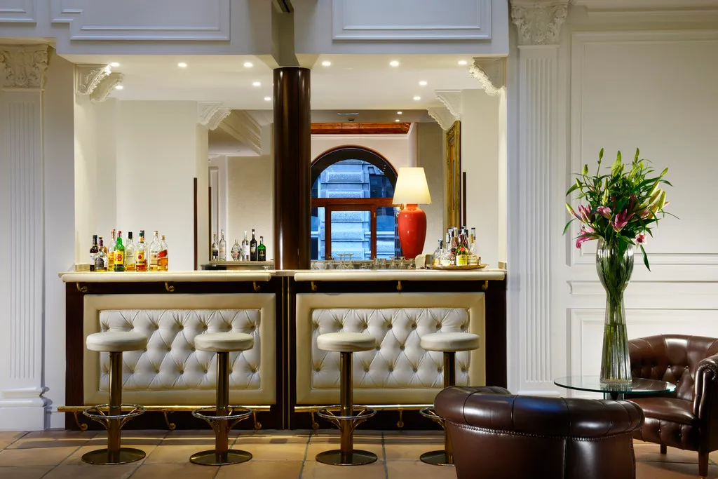 Bar, Pierre Milano Hotel, Milan