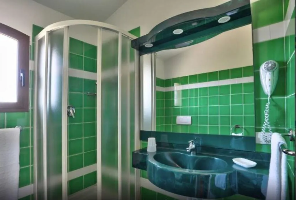 Room, Nibaru, Olbia