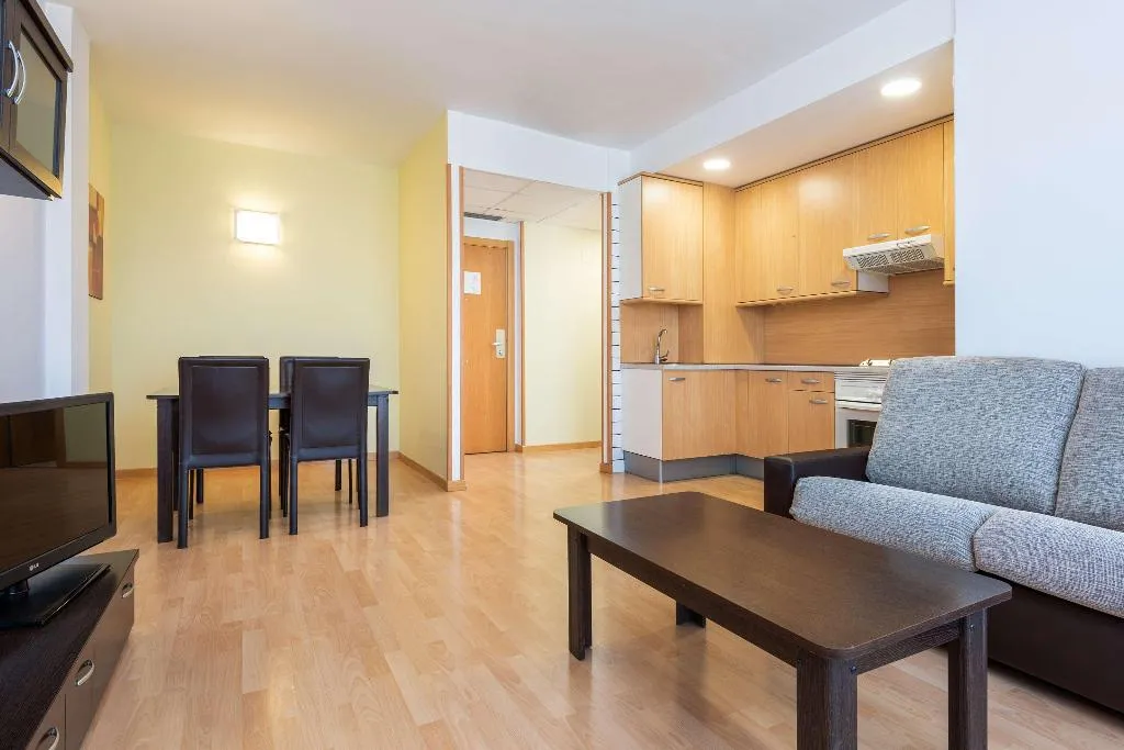 Room, Madrid Airport Suites Affiliated By Melia, Madrid