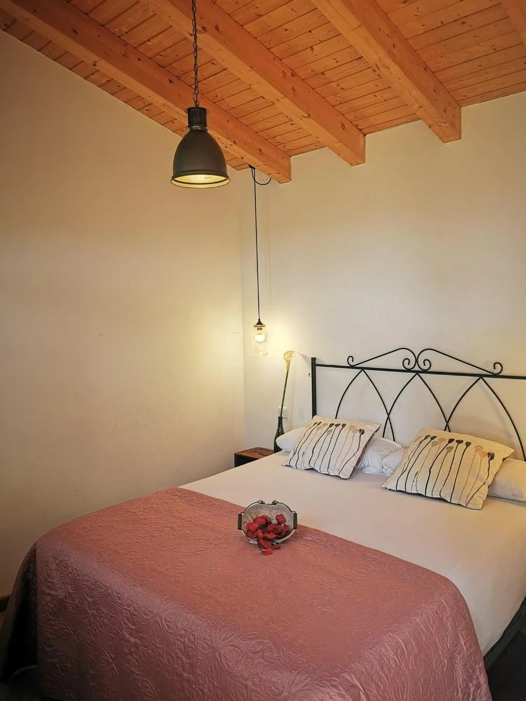 Room, Huerto San Antonio, Madrid