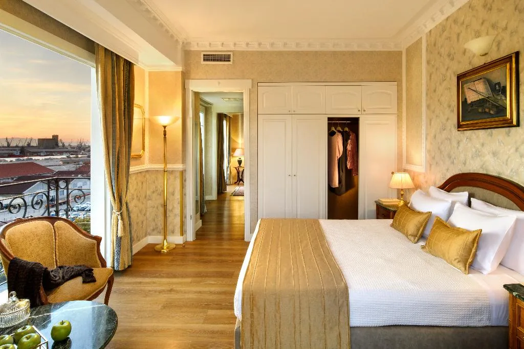 JUNIOR SUITE STANDARD Room, Mediterranean Palace, Halkidiki