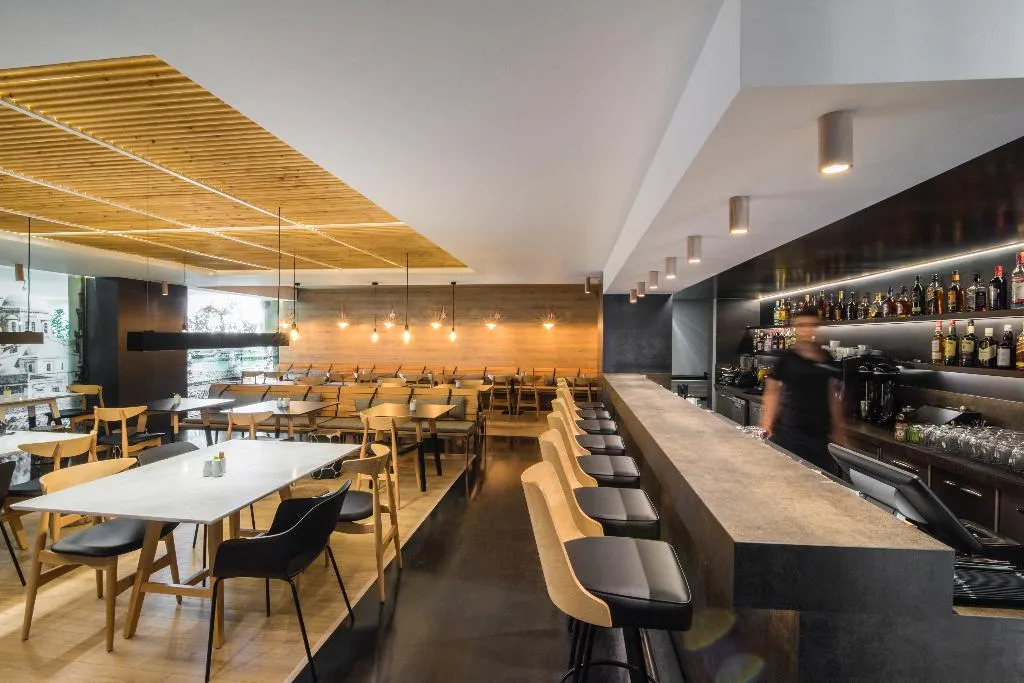 Bar, Ibis Styles Heraklion Central, Crete
