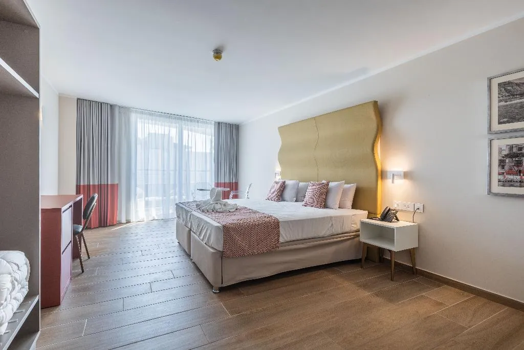 Double or Twin SIDE SEA VIEW Room, Seaview Hotel - Adults Only 16+, Malta