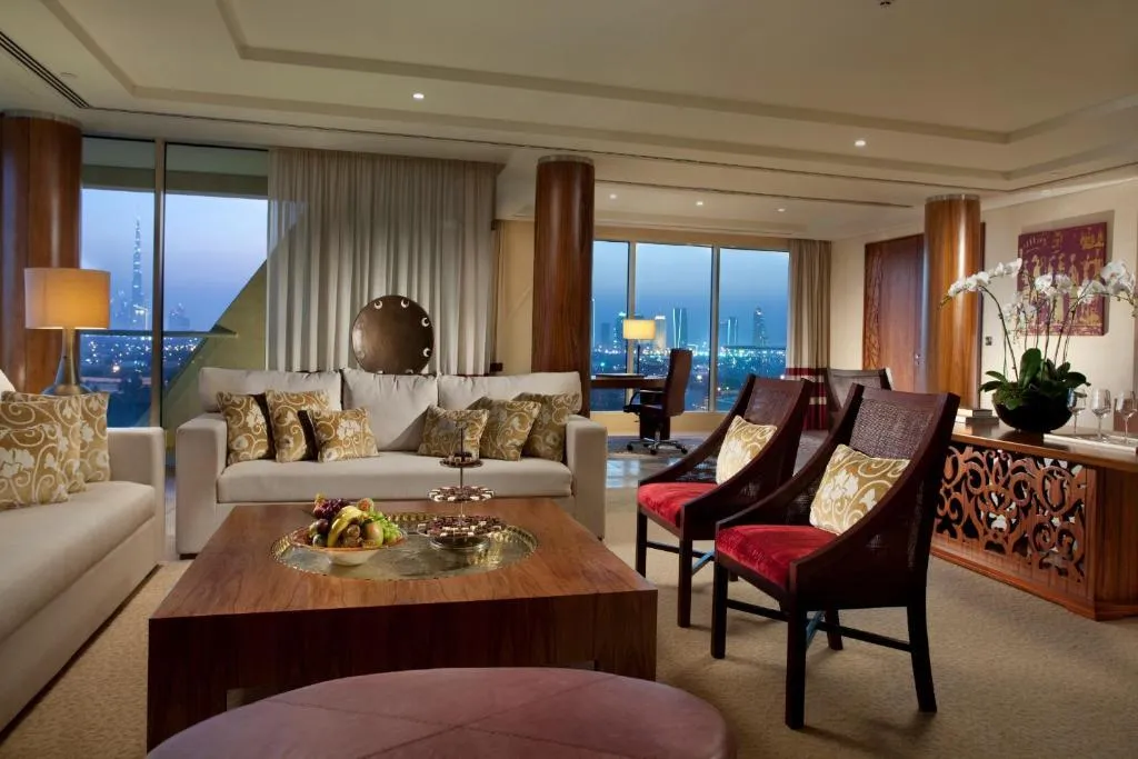 SUITE WITH VIEWS Room, Raffles Dubai, Dubai