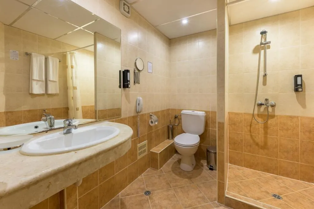 DOUBLE STANDARD Room, Hotel Regina, Varna