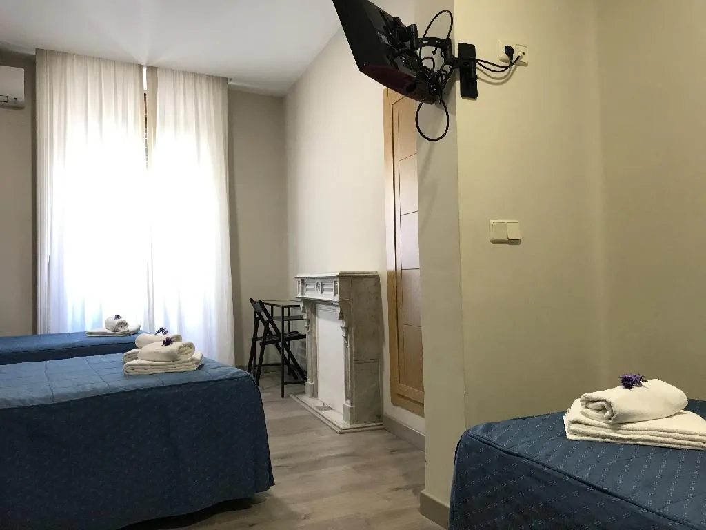 QUADRUPLE STANDARD Room, El Pilar, Madrid