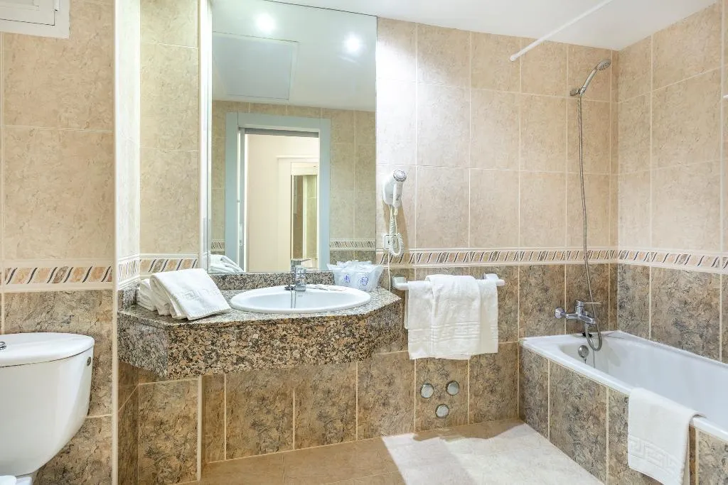 Room, Kilimanjaro, Majorca