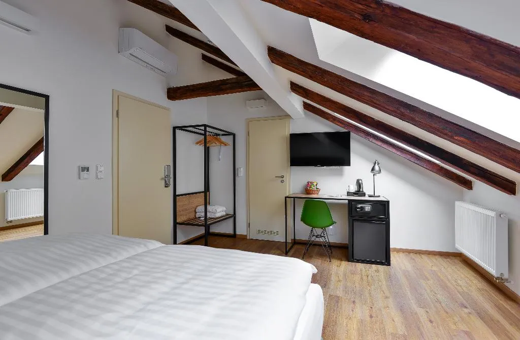 Room STANDARD Room, Hotel Garden Court Prague, Prague