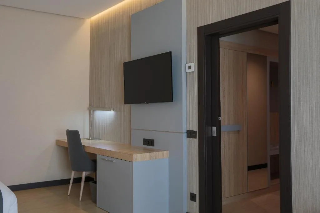 FAMILY ROOM CAPACITY 5 Room, Liabeny, Madrid