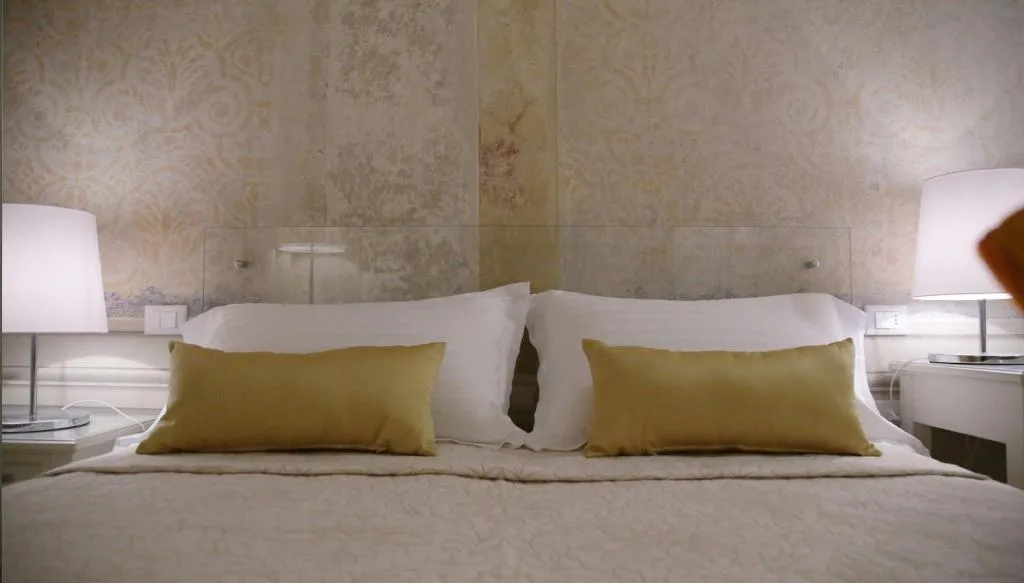 Room, Hotel Renaissance, Florence