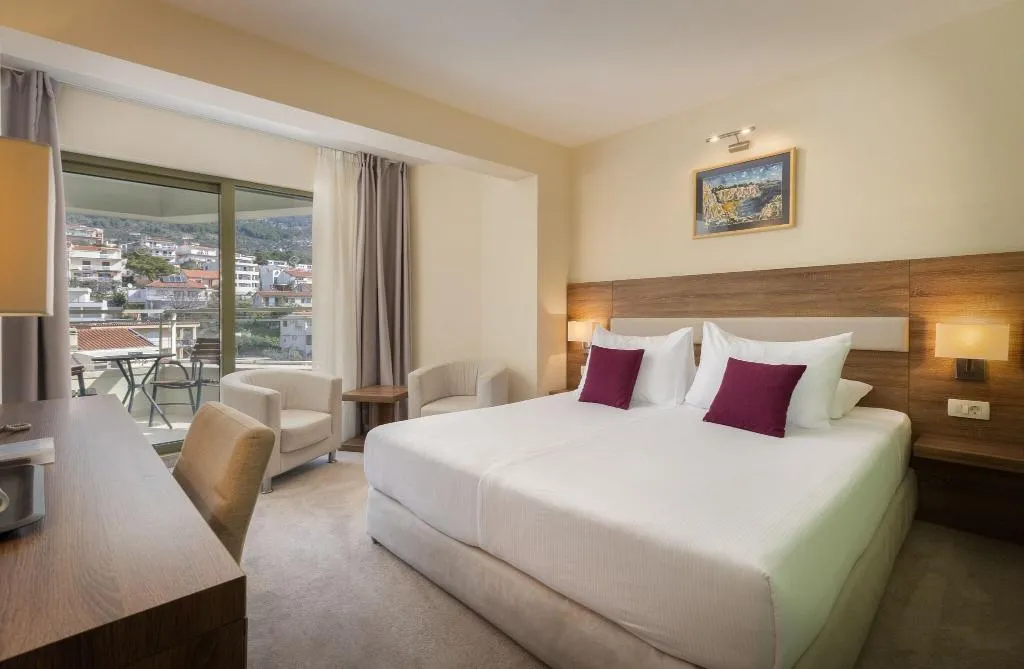 DOUBLE MOUNTAIN VIEW Room, Park, Split