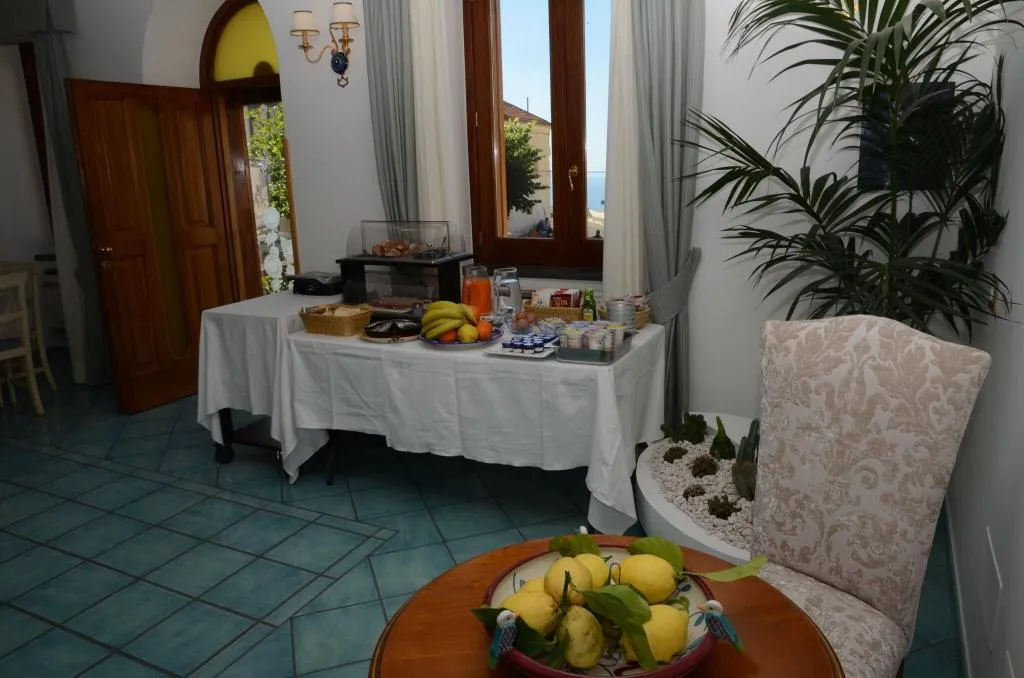Lobby, Villa Maria, Naples