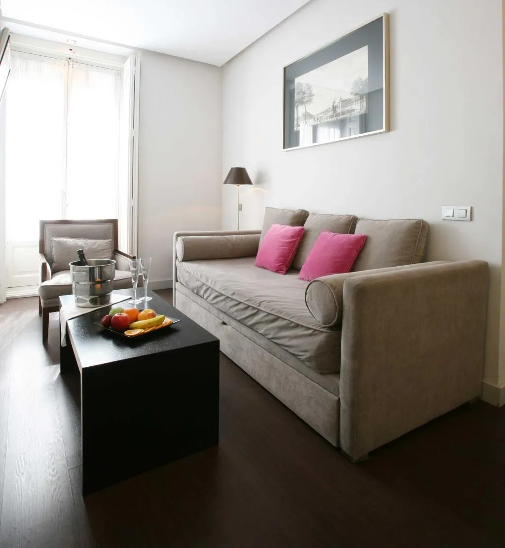 JUNIOR SUITE STANDARD Room, Hotel Meninas, Madrid