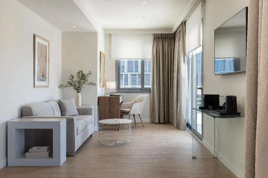 SUITE STANDARD Room, Gallery Port Tower Piraeus, Athens