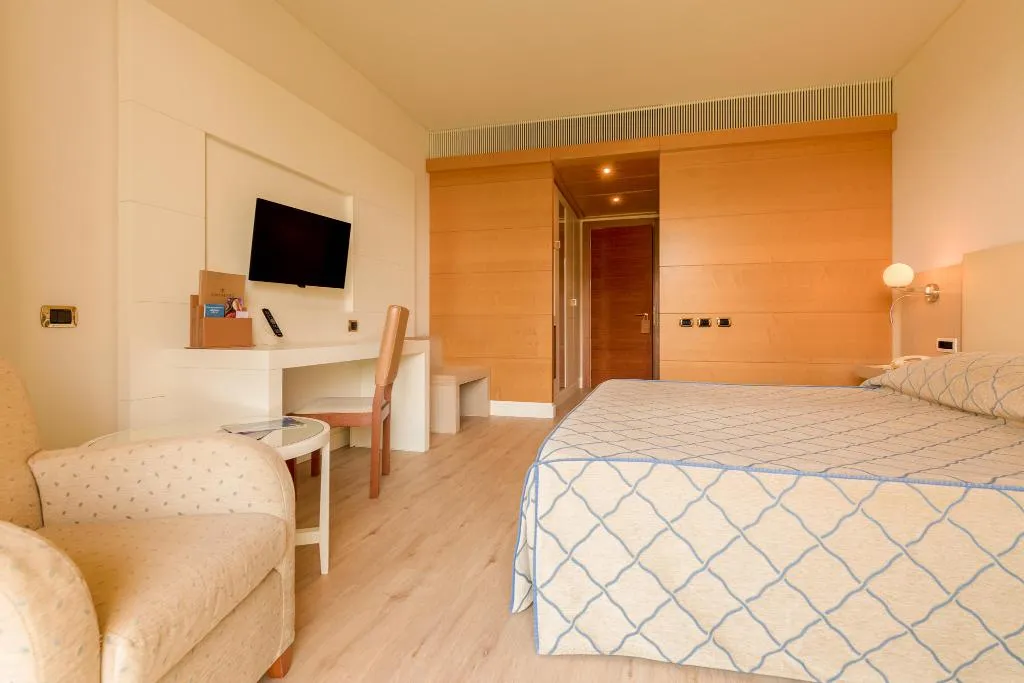 Double or Twin GARDEN VIEW WITH BALCONY Room, Smy Carlos V Wellness and Spa Alghero, Alghero