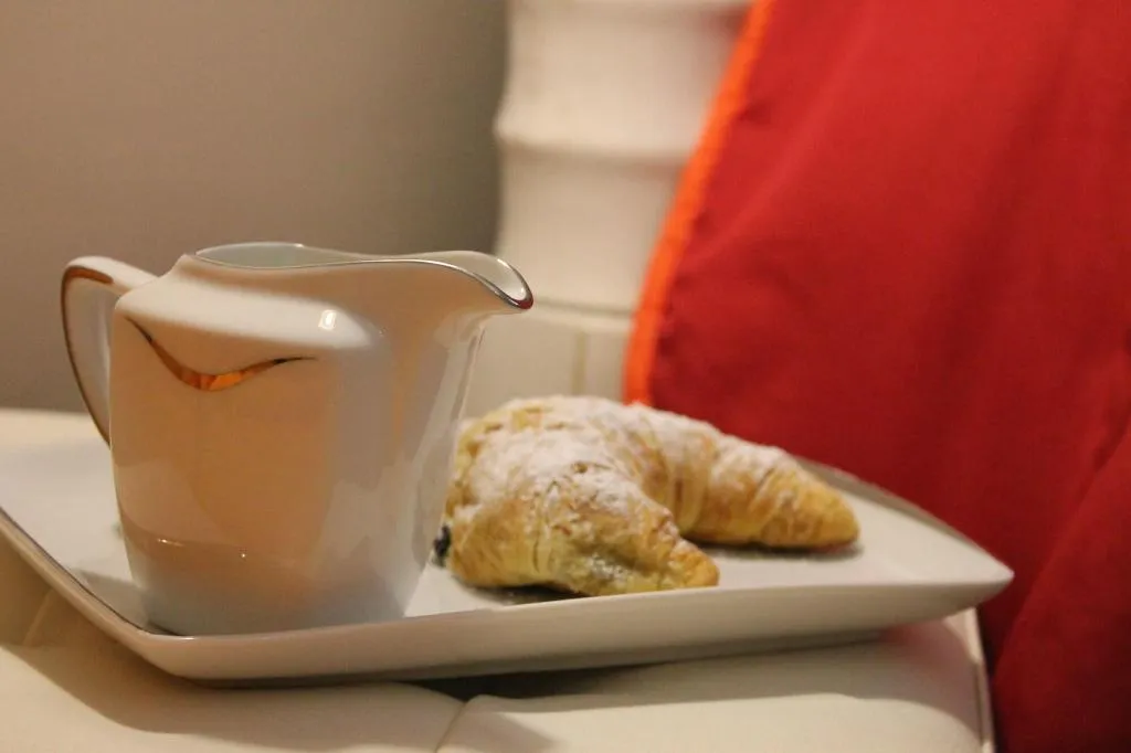 Room, B&B Al 68 di Piazza Cavour, Naples