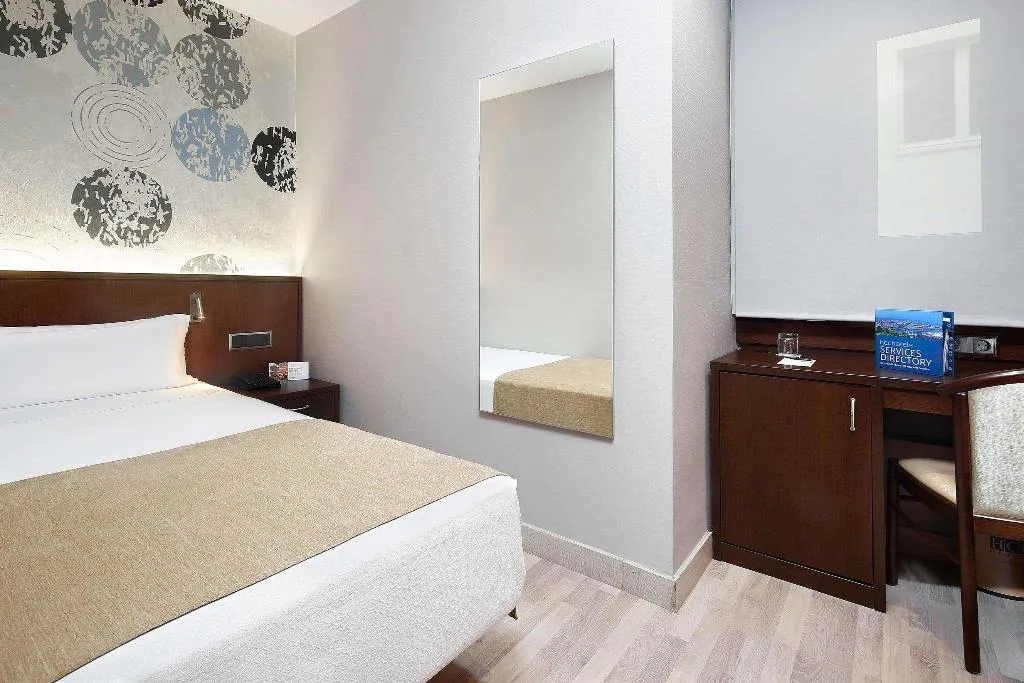 Room, HCC Taber, Barcelona