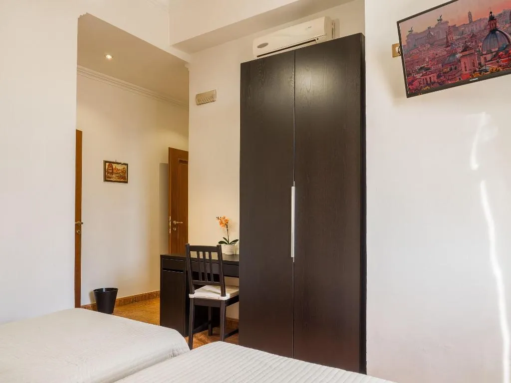 Room, Soggiorno Sunny, Naples