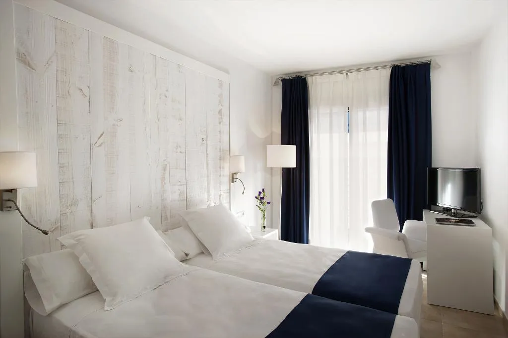 DOUBLE SINGLE USE STANDARD Room, Medium Sitges Park, Costa Brava